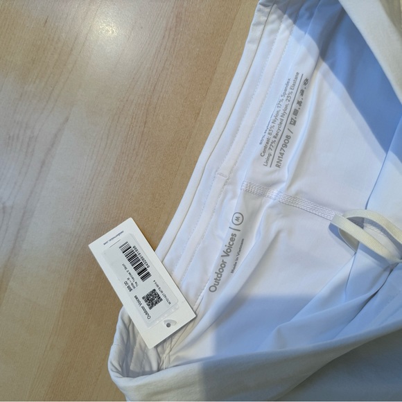 NWT Outdoor Voices The Exercise Skort in White - Picture 2 of 4